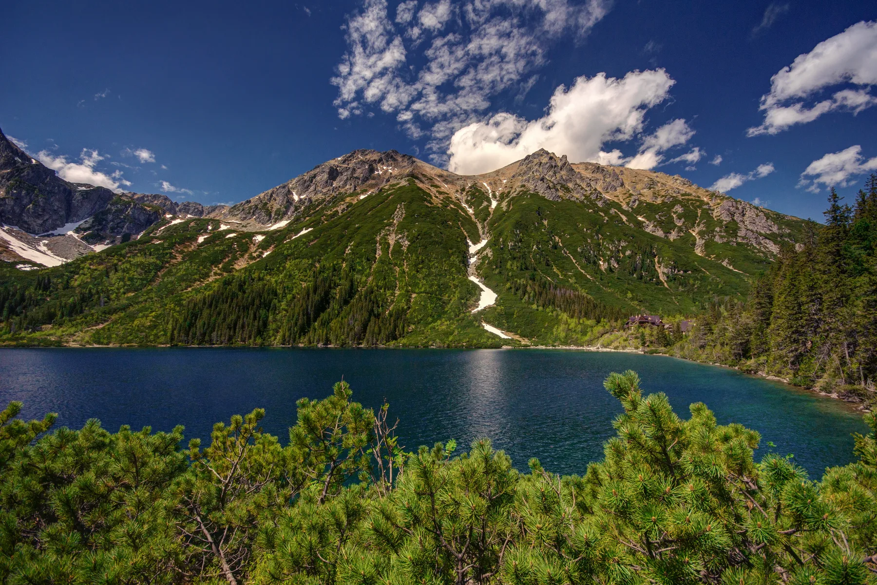 Morskie Oko z widokiem na Opalone i Miedziane