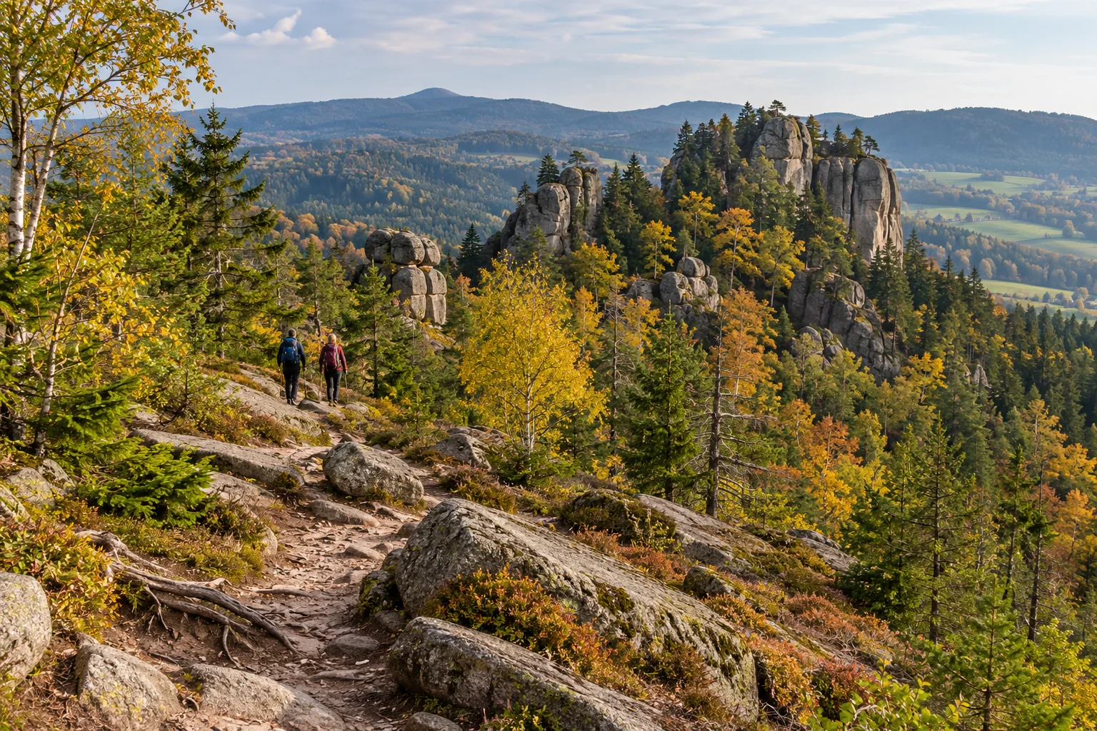 Granitowe skały i ścieżka w Rudawach Janowickich